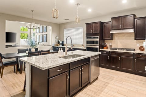 Reverse Osmosis system gives you both purified and alkaline options.