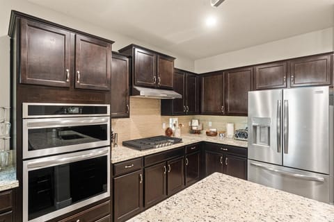 Convection/Microwave oven and wall oven combo.  36" Cooktop