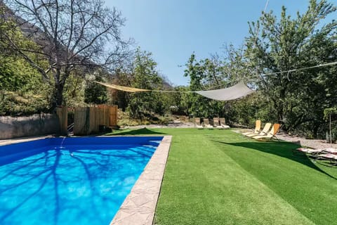 Seasonal outdoor pool