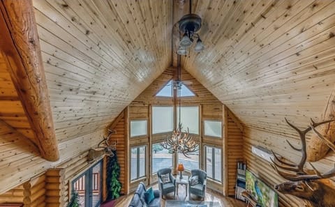 Top level looking down on living area Dr