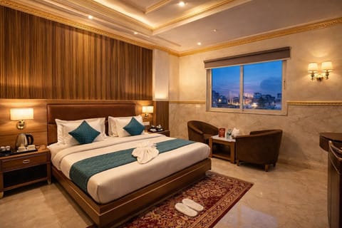 Executive Double Room, City View | Egyptian cotton sheets, premium bedding, down comforters