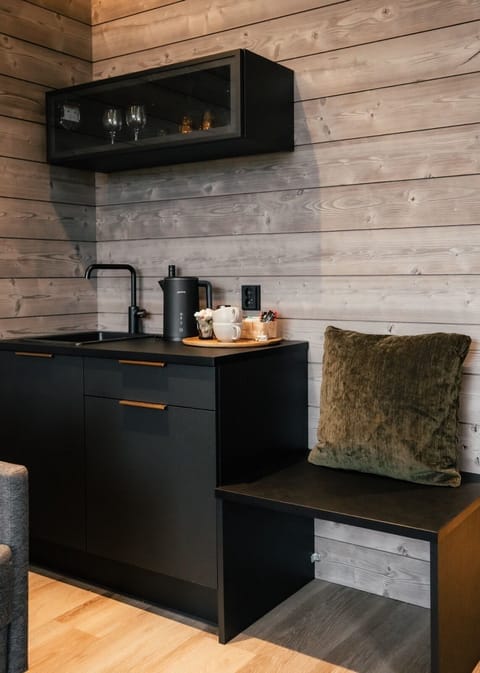 Deluxe Suite | Private kitchen | Mini-fridge