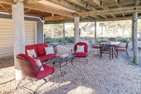 House, Porch, Indoors, Patio, Backyard