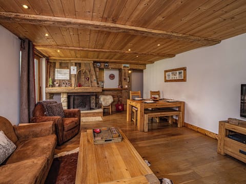 Chalet-style living space