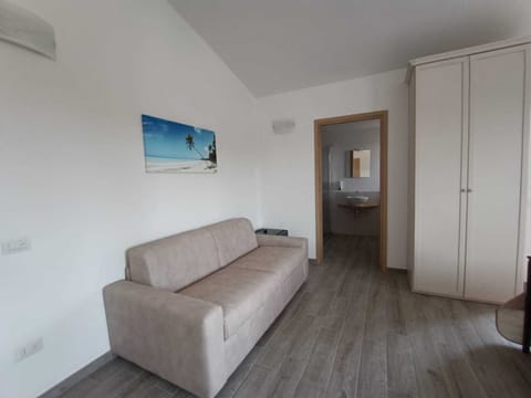 Comfort Double or Twin Room, Garden View | Desk, blackout drapes, soundproofing, iron/ironing board