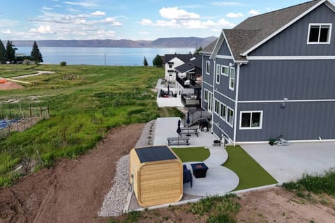 54c4d21d-891f-40ca-bdf7-7464df6cd3c6