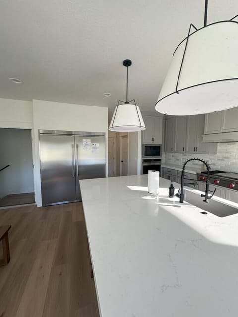 8d6d09f0-ef7f-4d6d-aa92-2a024c3101d8