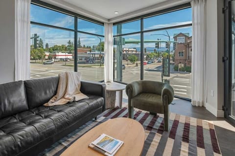 Beautiful View with these floor to ceiling windows 