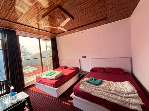 Luxury Room | In-room safe, desk, laptop workspace, blackout drapes