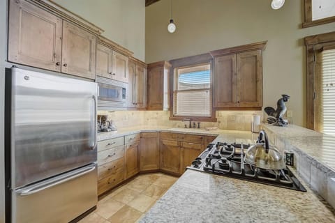 Kitchen. (Mont Cervin #32)