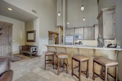 Breakfast bar. (Mont Cervin #32)