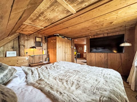Wood, Bedroom, Home, Ceiling, Furniture, Hardwood, Room, Log Cabin, Cottage, Bed