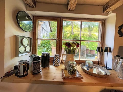 Wood, Furniture, Interior Design, Tableware, Lighting, Serveware, Room, Wood Stain, Hardwood, Ceiling