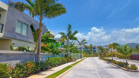 Driveway to Paradisiac Beach Club