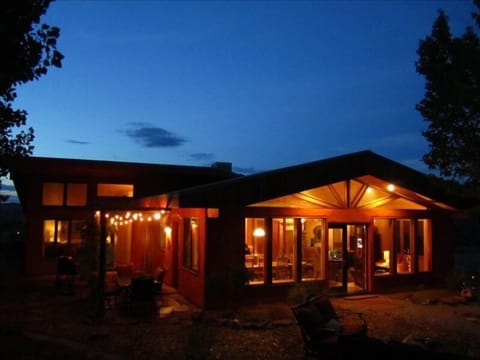 Dusk at The Moab Pearl