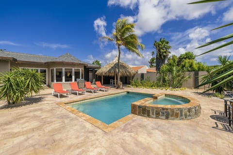 Tropical Escape 4BR Villa Pool BBQ Near Palm Beach (30866)