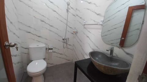 Free toiletries, towels, soap, shampoo