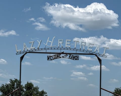 Lazy H Retreat Gate