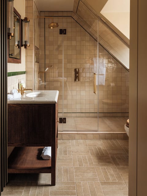 Signature Double Room, 1 Bedroom | Bathroom