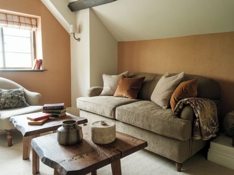 Signature Suite, 1 King Bed, Mountainside | Living area | Printers