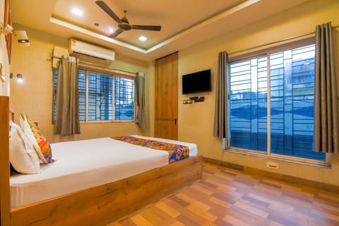 Premium Room | Egyptian cotton sheets, premium bedding, in-room safe, free WiFi