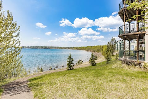 Breathtaking lake views morning to night.