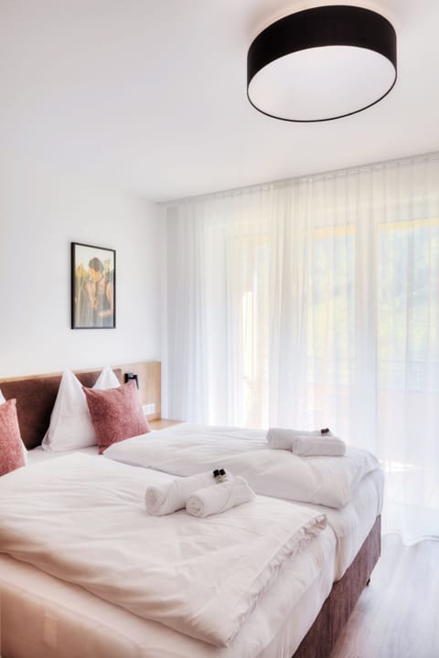 Alpenstolz 4.01 | Blackout drapes, soundproofing, free WiFi