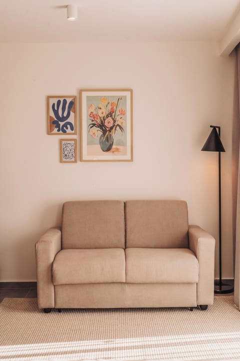 Superior Room, Balcony | Minibar, in-room safe, desk, blackout drapes