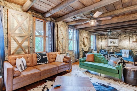 Comfort House, 4 Bedrooms, Non Smoking, Courtyard View | Living area | Flat-screen TV, Netflix, Hulu, streaming services