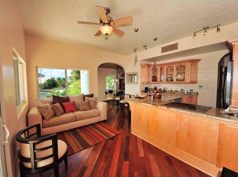 Deluxe Suite, 1 Bedroom | Private kitchen | Full-size fridge, microwave, stovetop, dishwasher