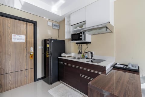 Apartment, Balcony | Private kitchen