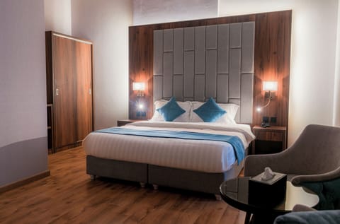 Standard Room, 1 King Bed | Free WiFi, bed sheets