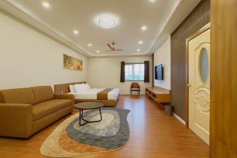 Royal Suite, City View | WiFi (free), bed sheets