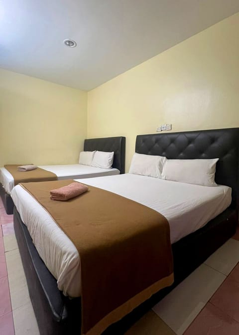Triple Room | Iron/ironing board (on request), WiFi (free), bed sheets