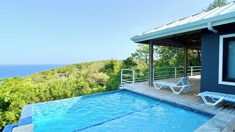 Vista Bonita Pool Views