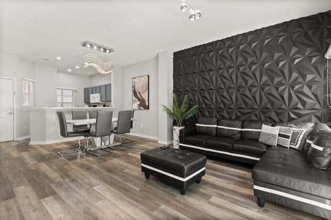 1109 Park Ridge Circle (2).jpg