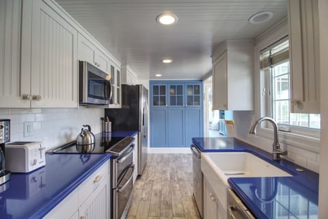 Kitchen, bright and well-equipped for your stay