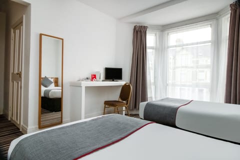Deluxe Triple Room | Iron/ironing board, free WiFi, bed sheets