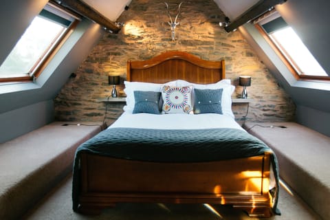 Suite (9) | Individually decorated, individually furnished, iron/ironing board