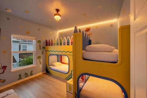 Crayon bunk room
