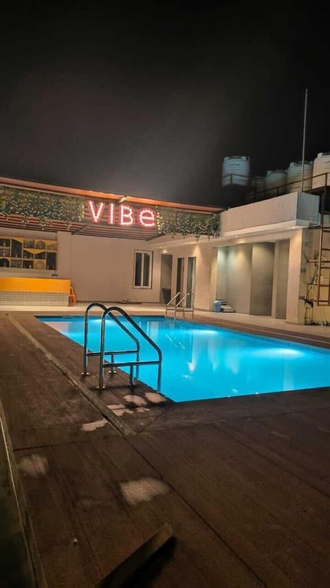 Indoor pool, lifeguards on site