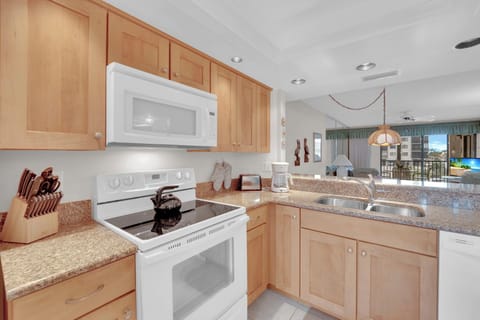Prepare meals in your kitchen at Fairview Isles 123