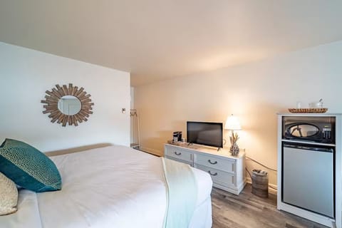 Unit with King size bed