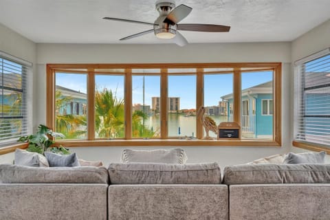 Your front-row seat to paradise! Settle in on the comfy sofa and enjoy the beautiful bay views. 