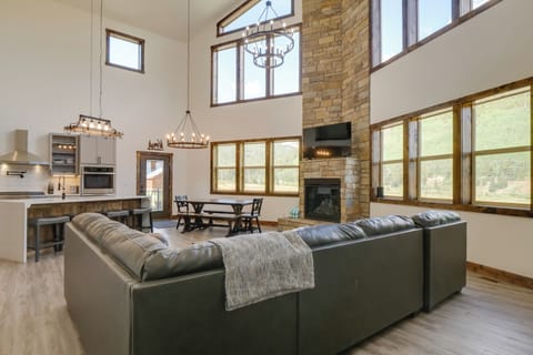 House (4 Bedrooms) | Front of property