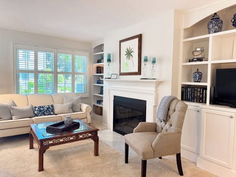 Living Room with Gas Fireplace