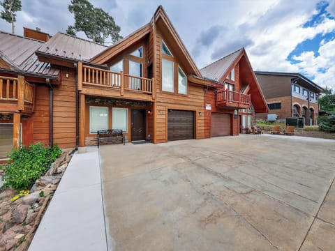 Welcome to Four Season Fun Cabin!