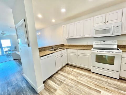 Kitchen, Key to Paradise, Innerarity Townhomes, Perdido Key FL (2)