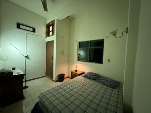 Classic Room | Desk, free WiFi