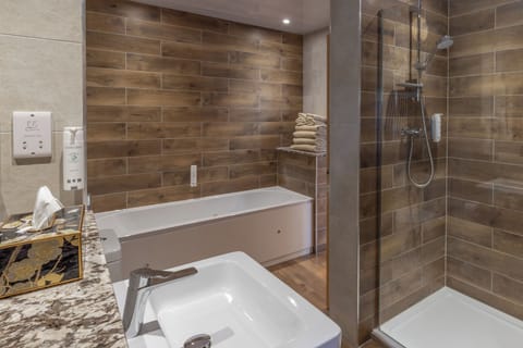 Standard Apartment, Multiple Beds, Kitchen (View) | Bathroom